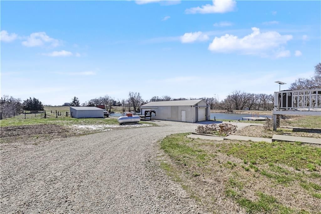 16015 Leavenworth Road — photo 3
