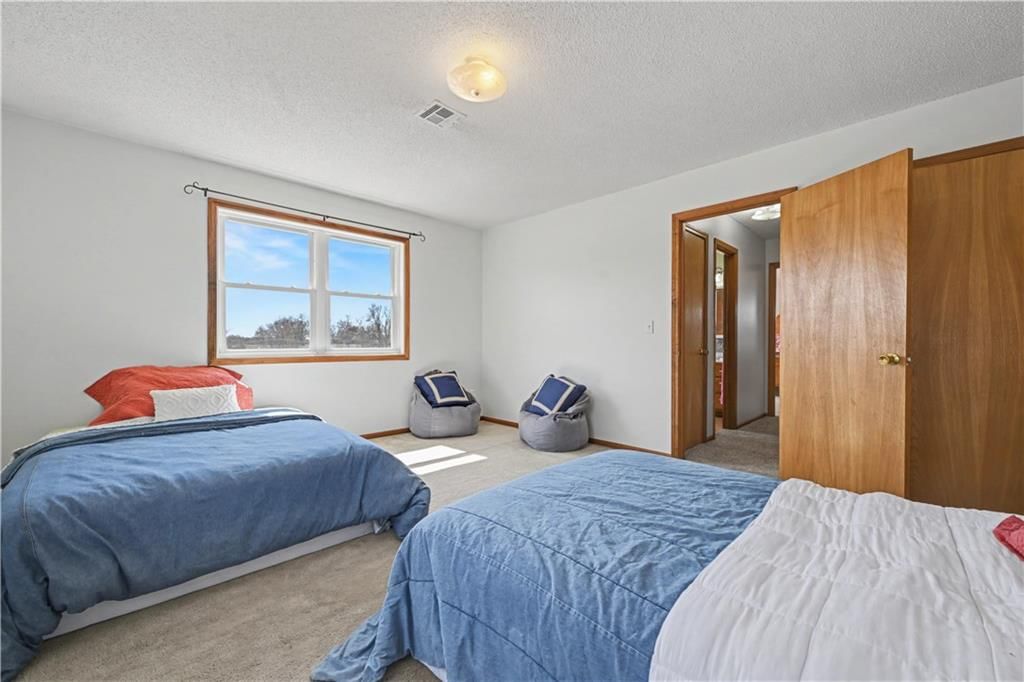 16015 Leavenworth Road — photo 24