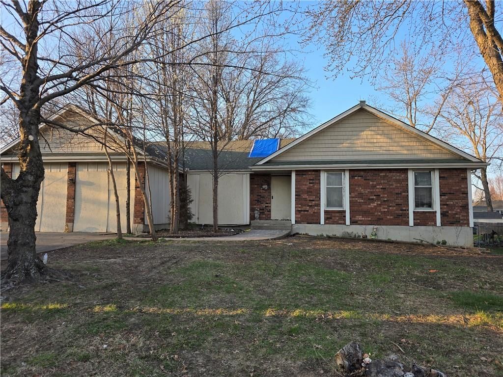 1206 W Lucy Webb Road, Raymore, MO