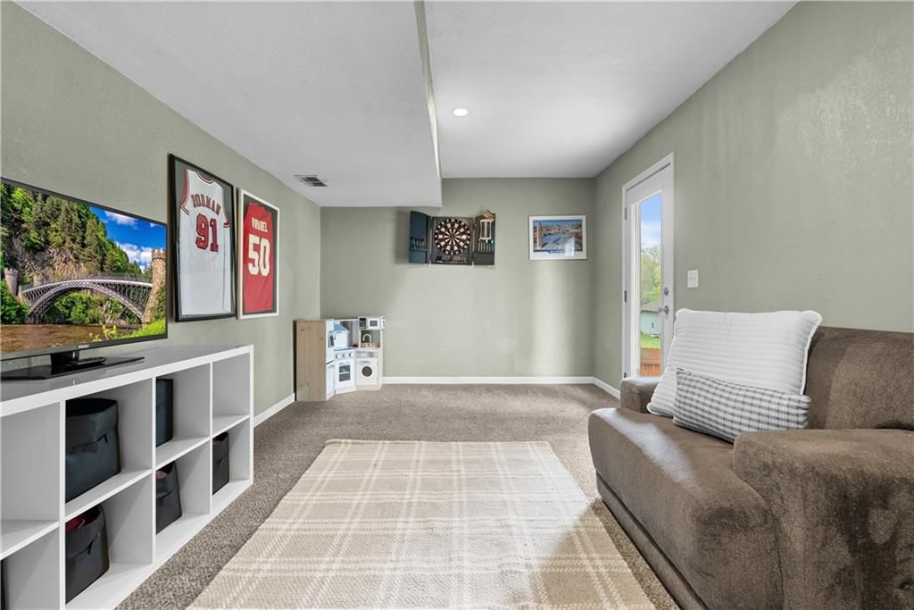 712 Locust Street — photo 15