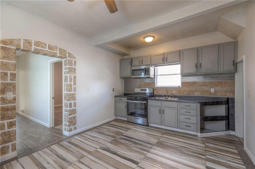 937 Riverview Avenue — photo 12