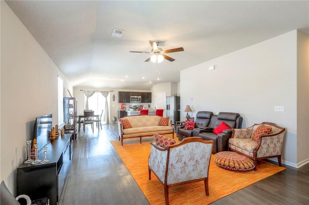 532 SE Reid Street — photo 2