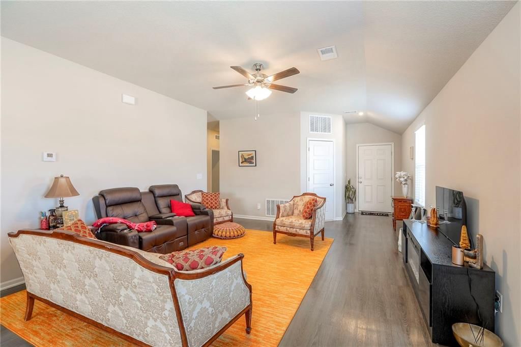 532 SE Reid Street — photo 4