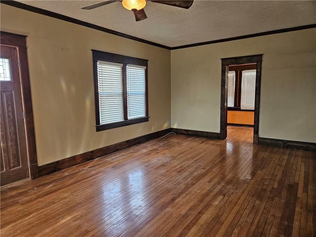 11223 W 59th Street — photo 2