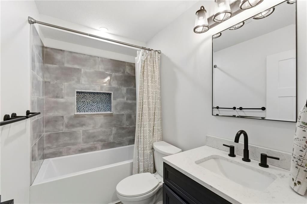 409 W 86th Terrace — photo 22