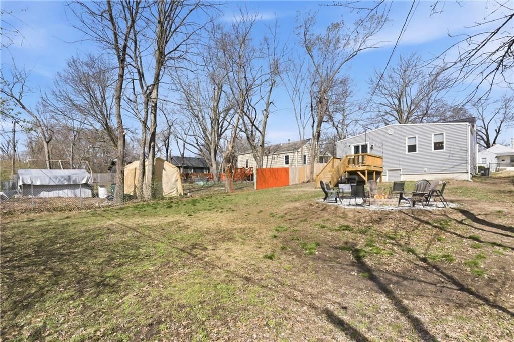 409 W 86th Terrace — photo 36