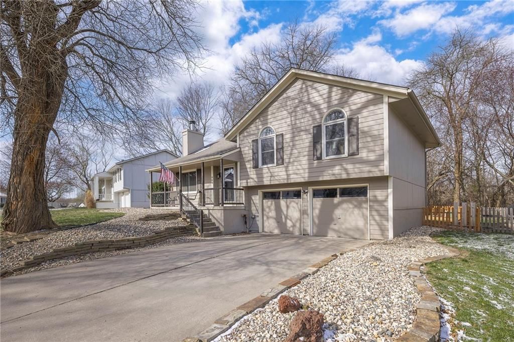 908 NE Bristol Drive — photo 4