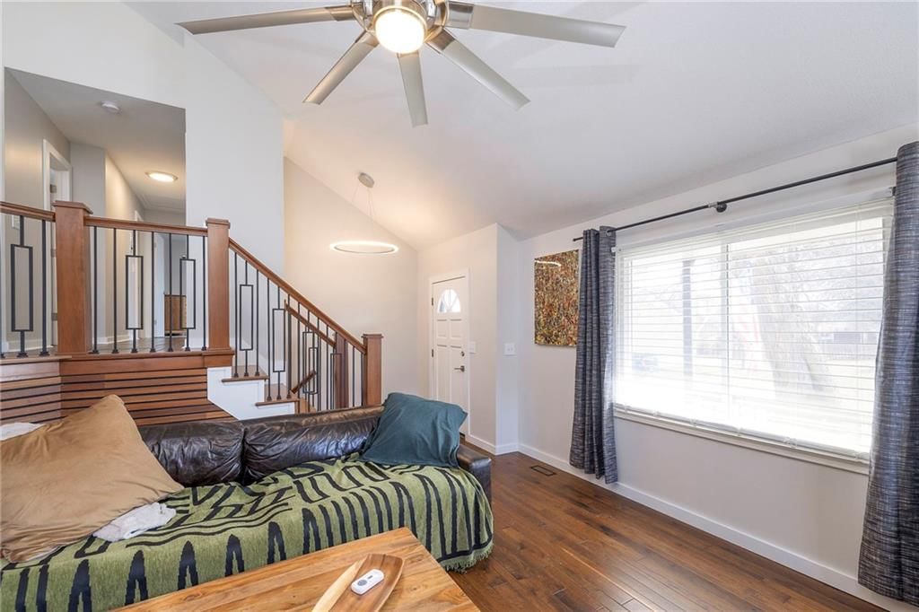 908 NE Bristol Drive — photo 10