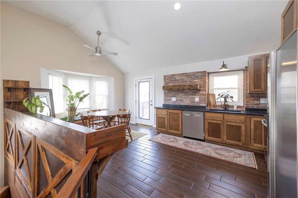 908 NE Bristol Drive — photo 12