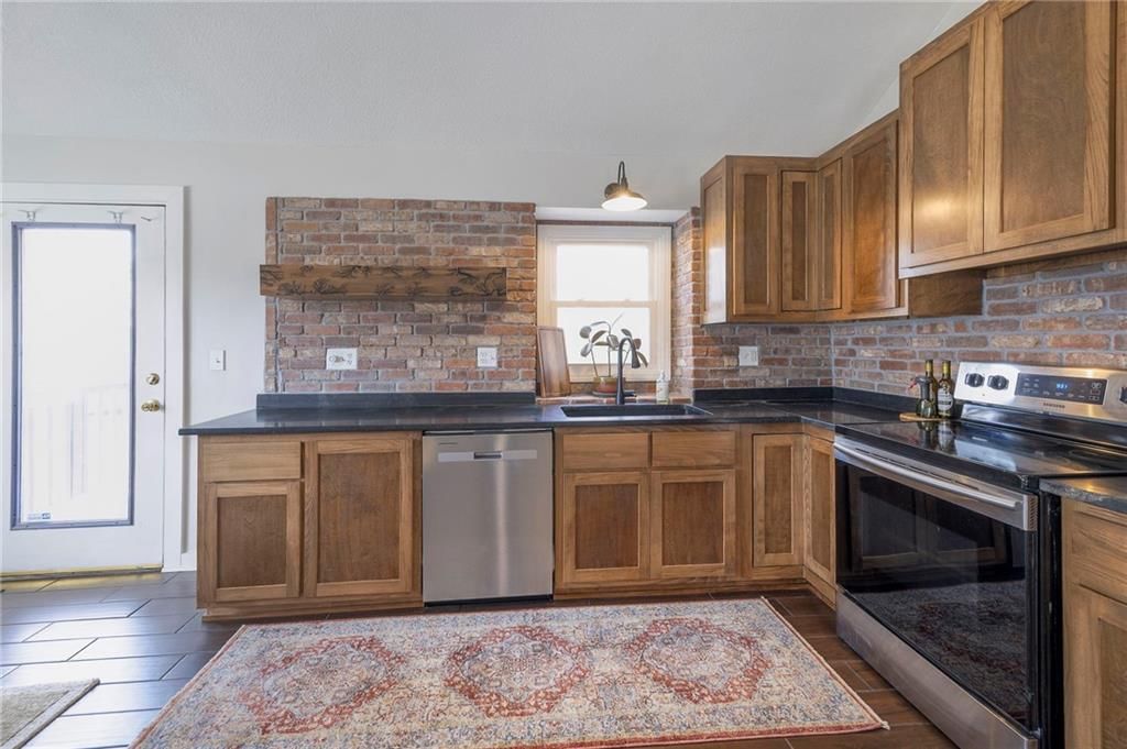 908 NE Bristol Drive — photo 17