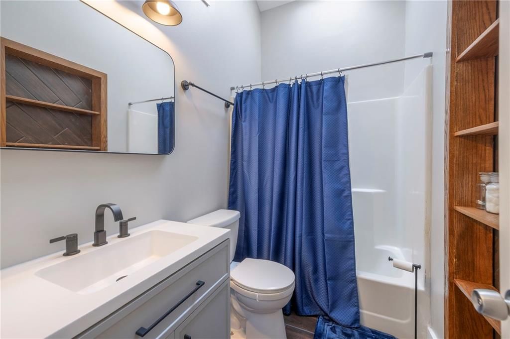 908 NE Bristol Drive — photo 18