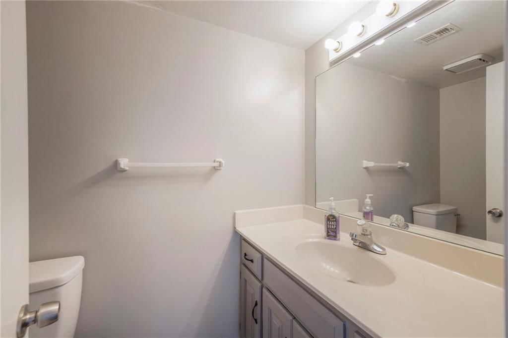 908 NE Bristol Drive — photo 30