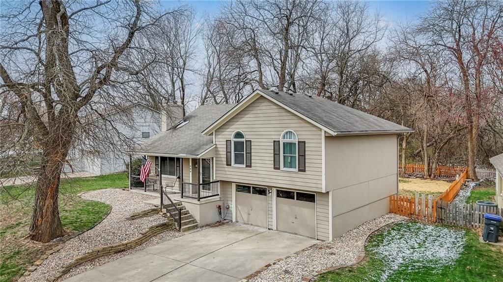 908 NE Bristol Drive — photo 36