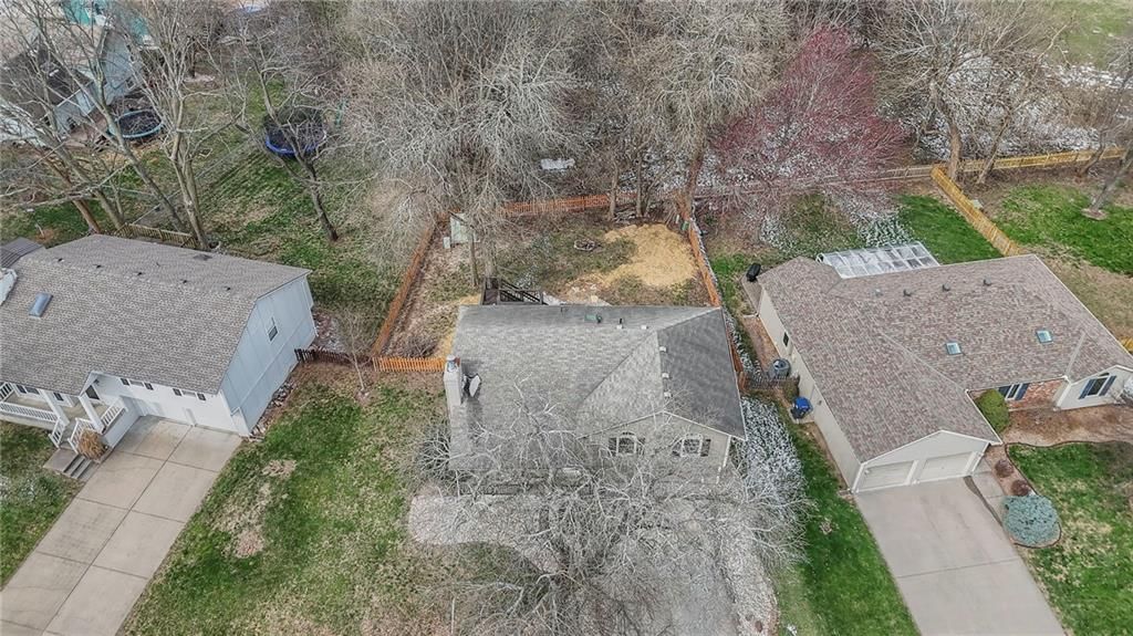 908 NE Bristol Drive — photo 38