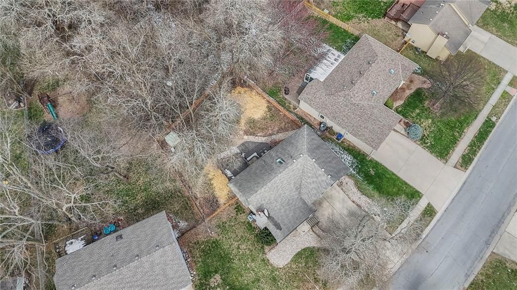 908 NE Bristol Drive — photo 39