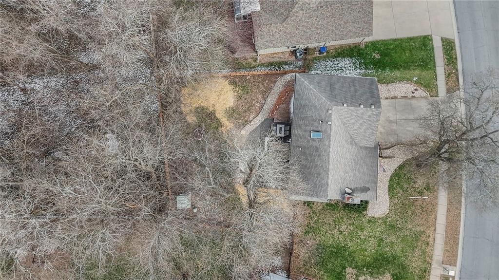 908 NE Bristol Drive — photo 40