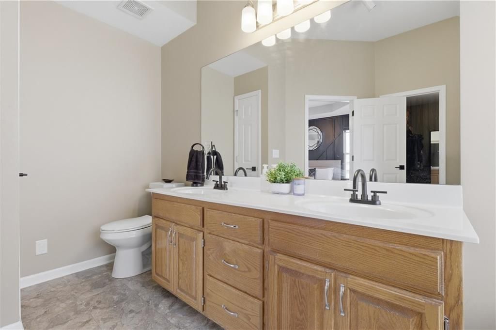 1010 WELLINGTON Way — photo 9