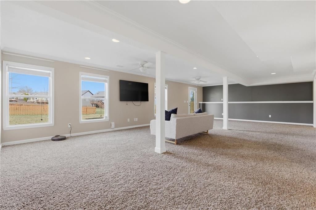 1010 WELLINGTON Way — photo 17