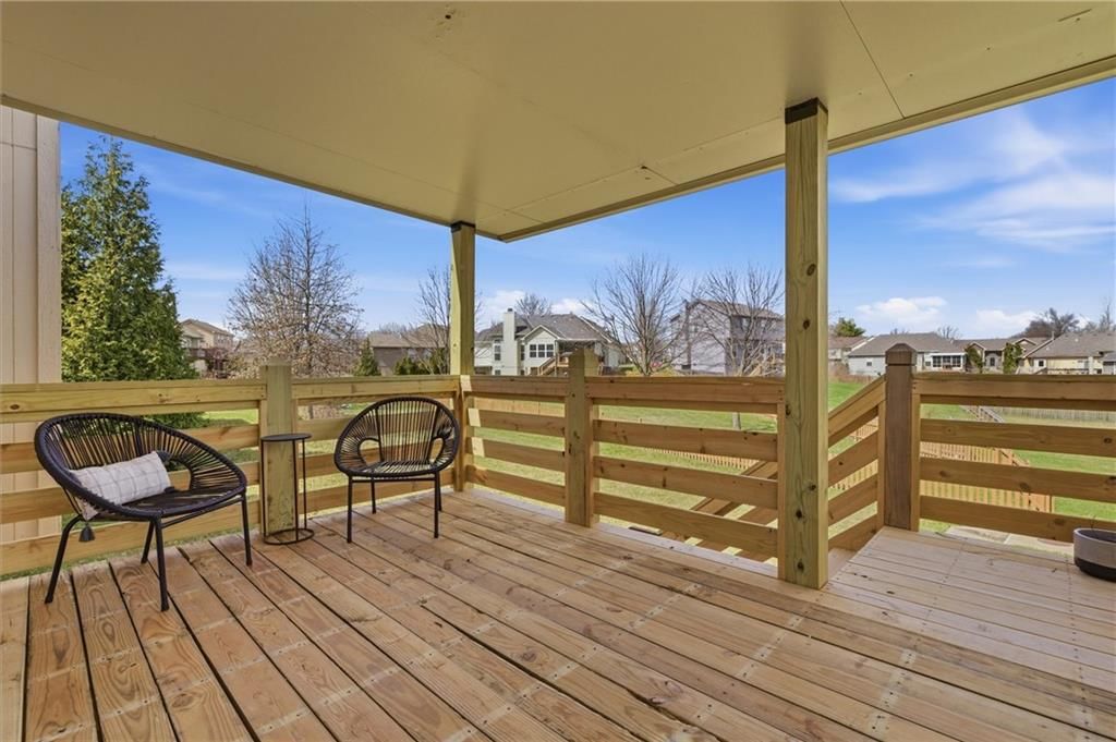 1010 WELLINGTON Way — photo 23