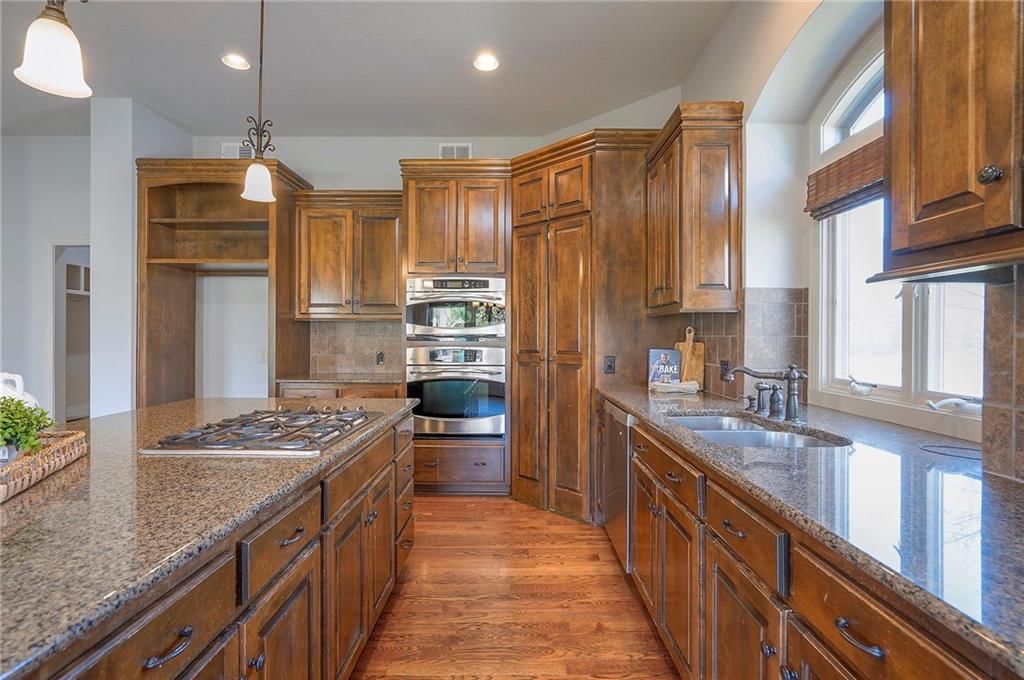 14666 S Bond Street — photo 32