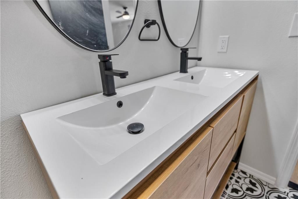 401 N Edgewood Drive — photo 33