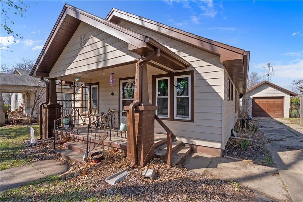 1010 W 3rd Street, Coffeyville, KS