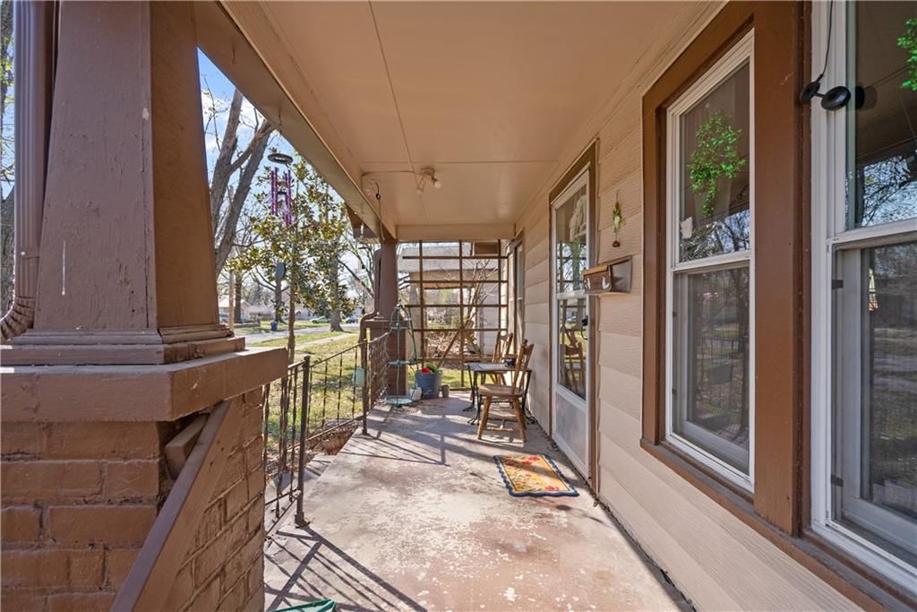 1010 W 3rd Street — photo 9