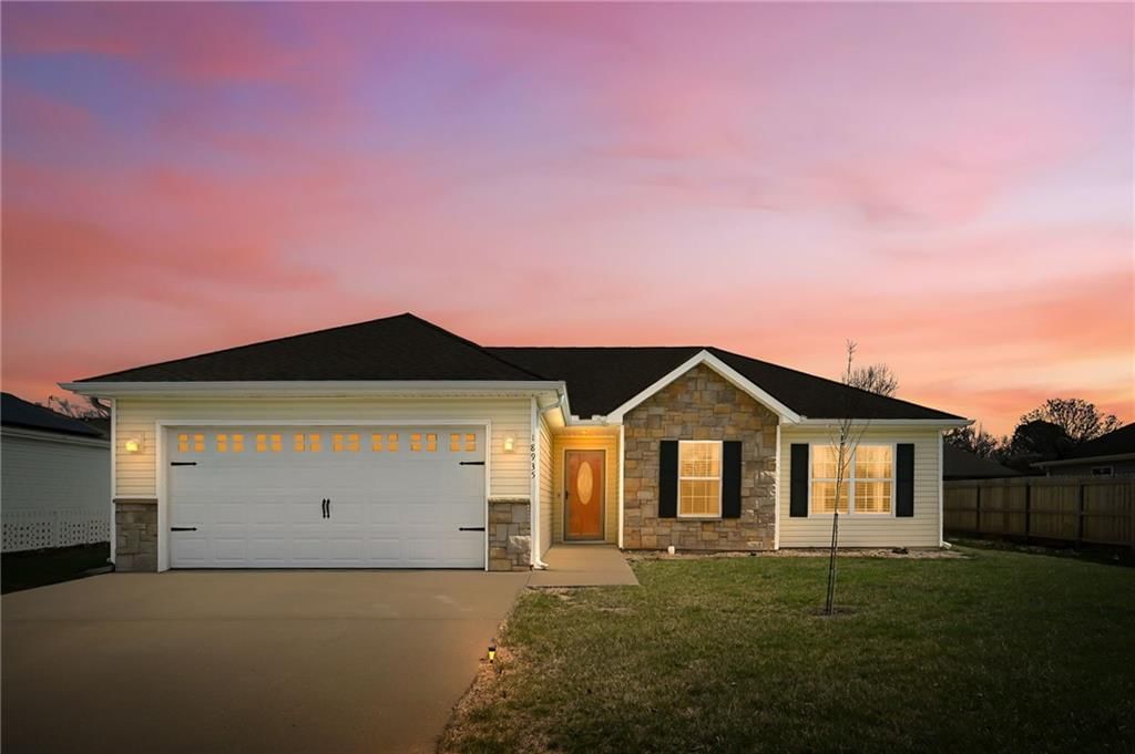 18935 S OAK Street, Belton, MO