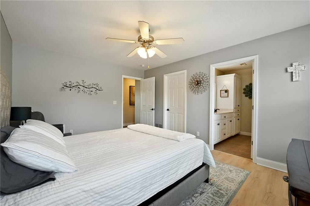 18935 S OAK Street — photo 10