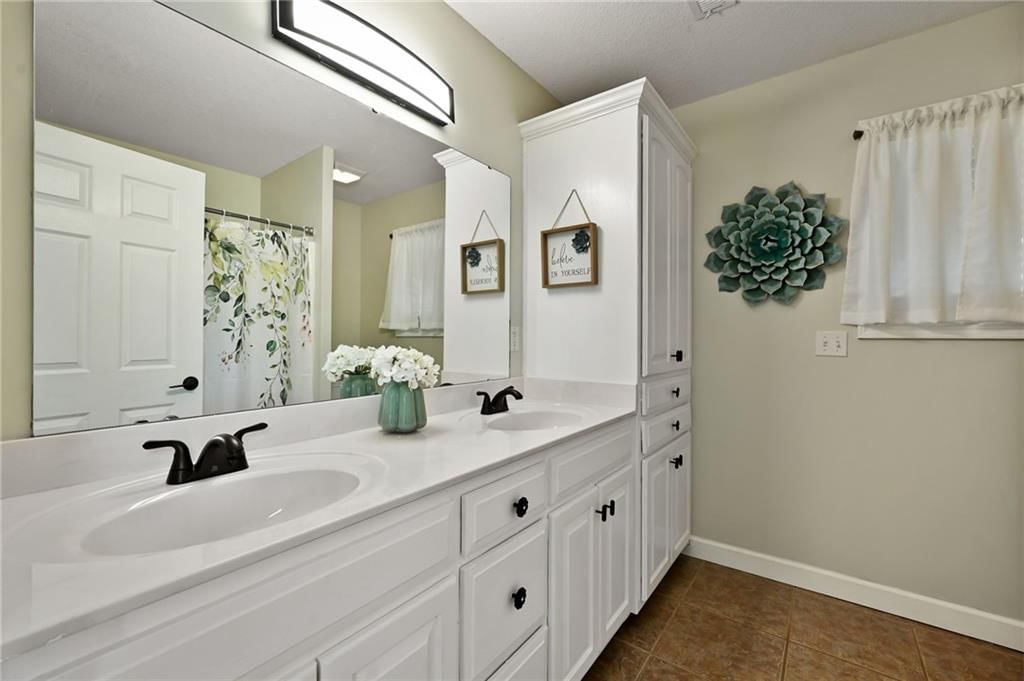 18935 S OAK Street — photo 11