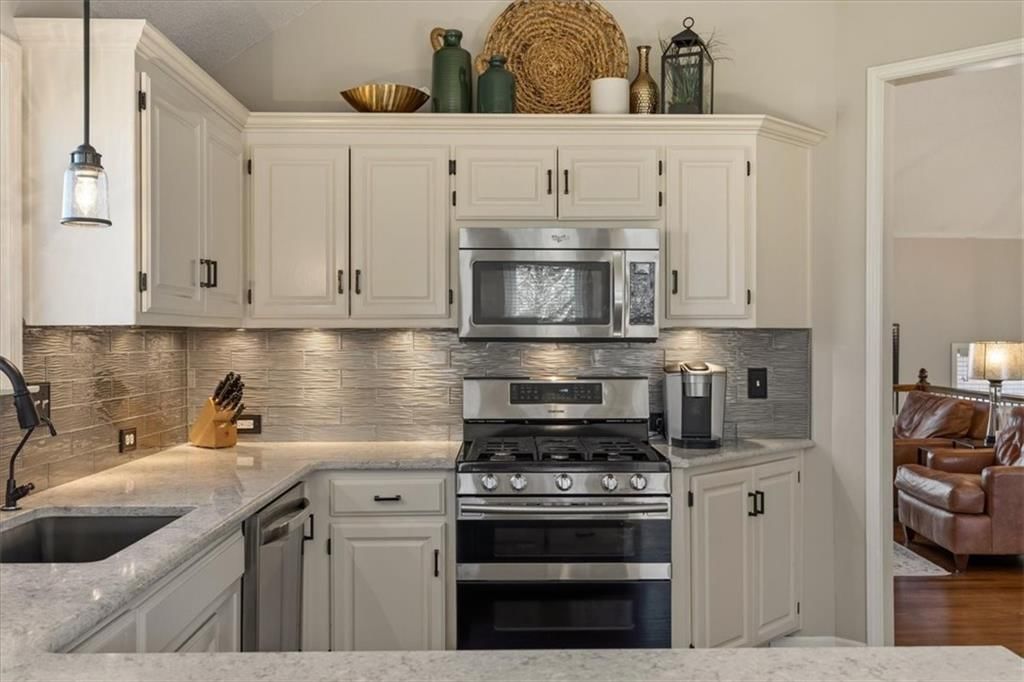 Photo 30 of 77 - 13653 W 129th Street, Olathe, KS 66062