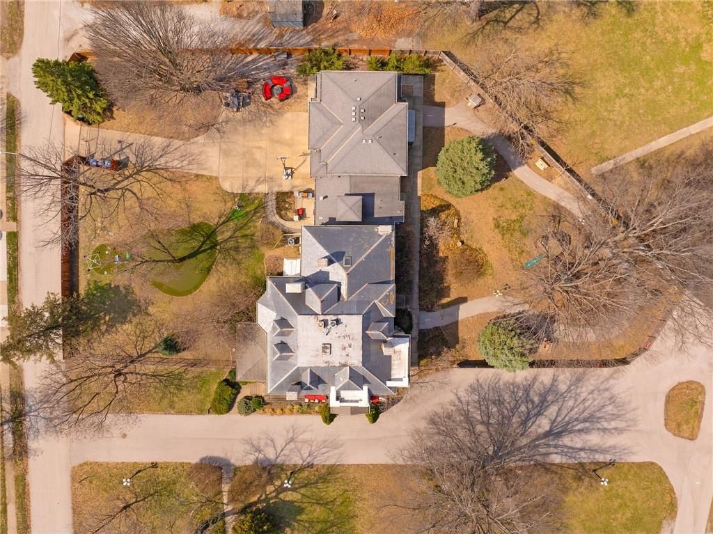 1 Hawthorne Place — photo 68