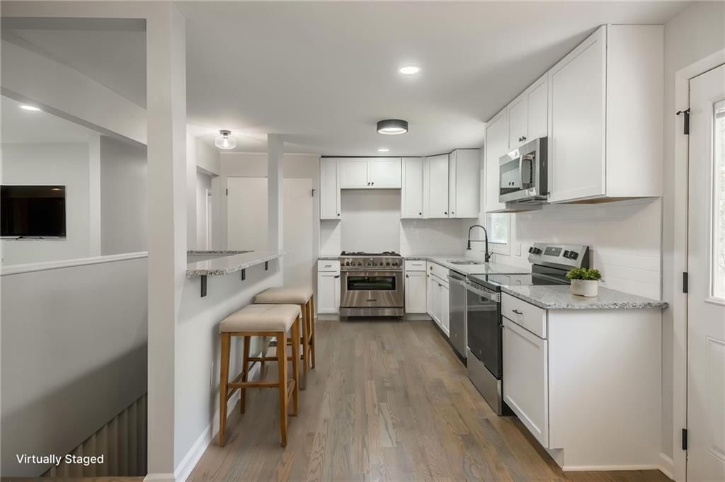 619 E 109th Street — photo 3