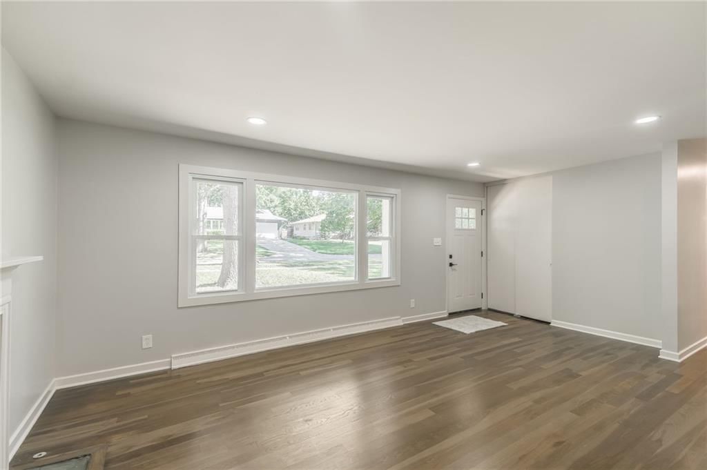 619 E 109th Street — photo 9