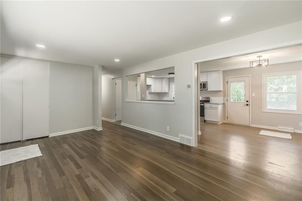 619 E 109th Street — photo 10