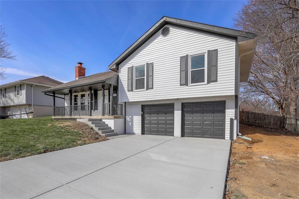 412 NE Crescent Street NE — photo 3