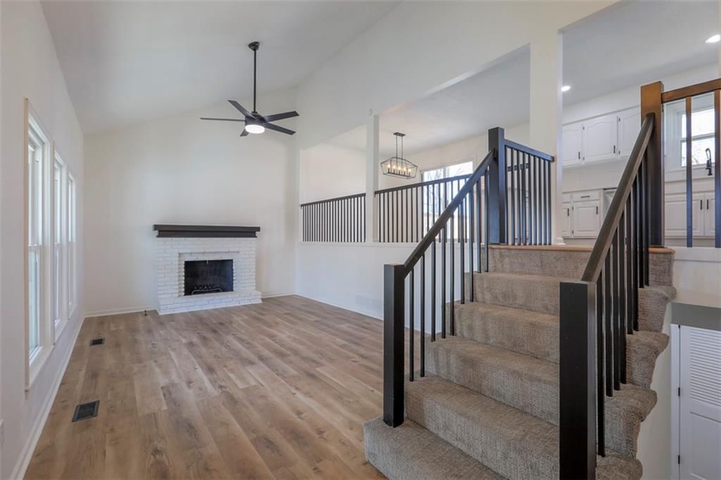 412 NE Crescent Street NE — photo 7