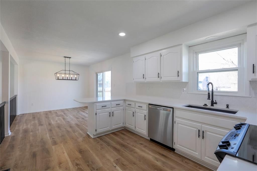412 NE Crescent Street NE — photo 10