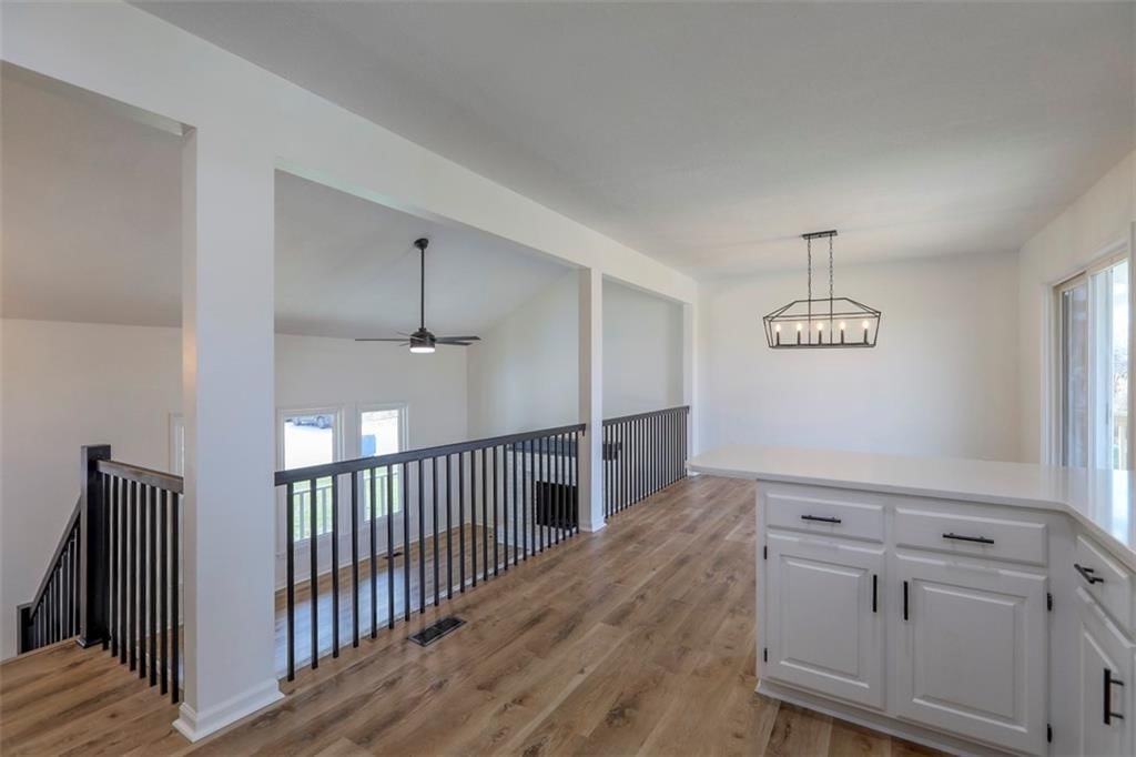 412 NE Crescent Street NE — photo 11