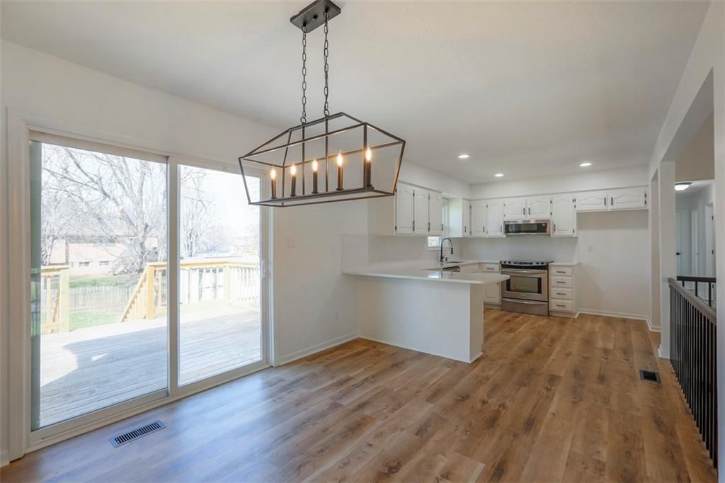 412 NE Crescent Street NE — photo 14