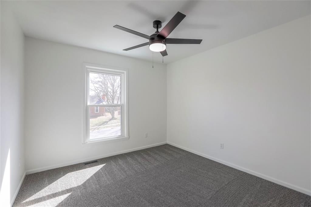 412 NE Crescent Street NE — photo 16