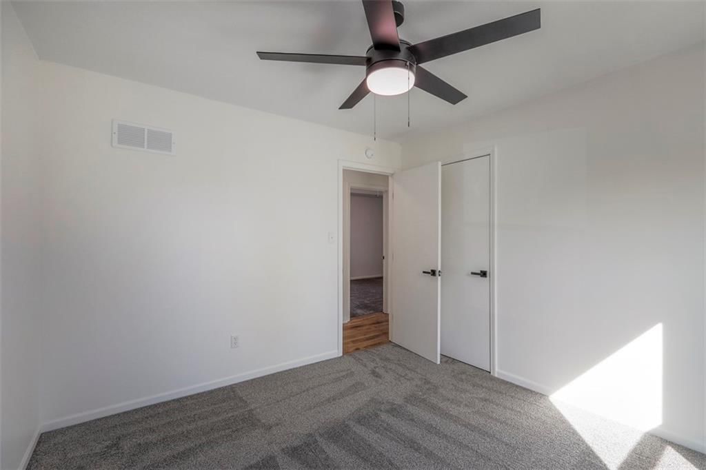 412 NE Crescent Street NE — photo 17