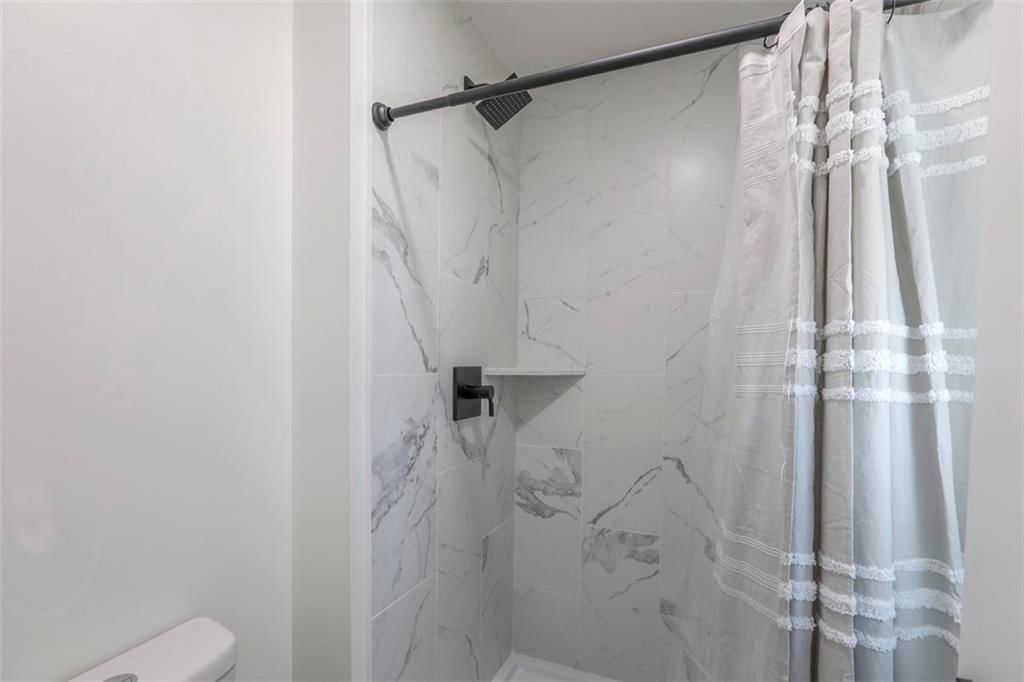 412 NE Crescent Street NE — photo 24