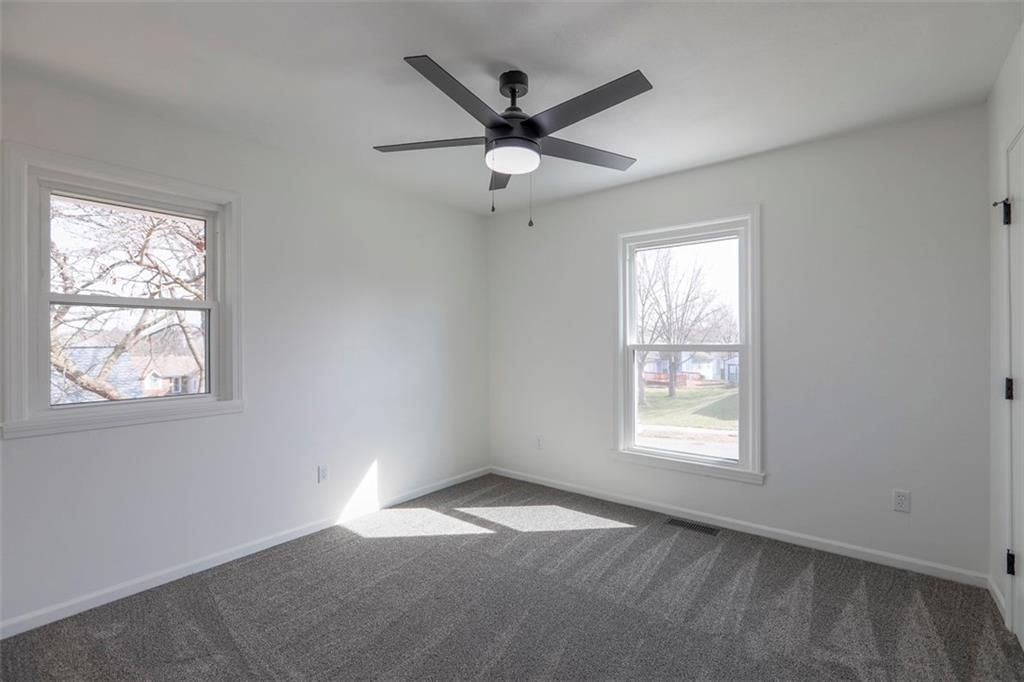 412 NE Crescent Street NE — photo 25