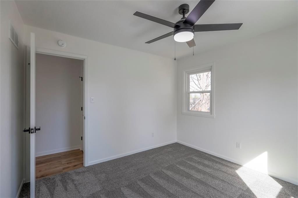 412 NE Crescent Street NE — photo 27