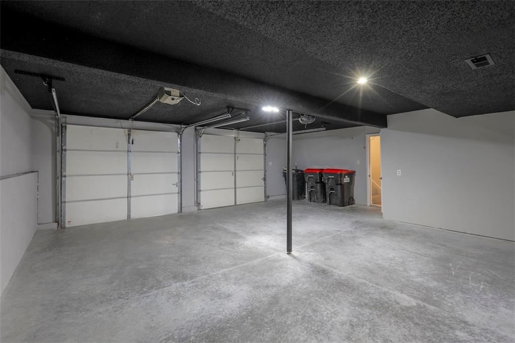 412 NE Crescent Street NE — photo 32