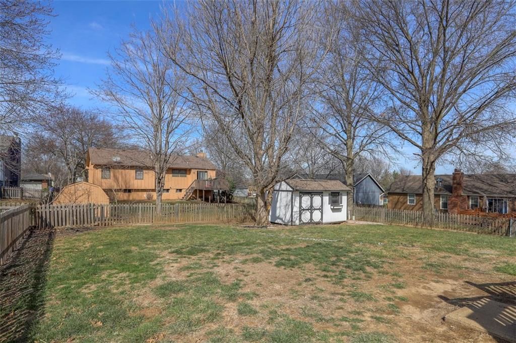 412 NE Crescent Street NE — photo 37