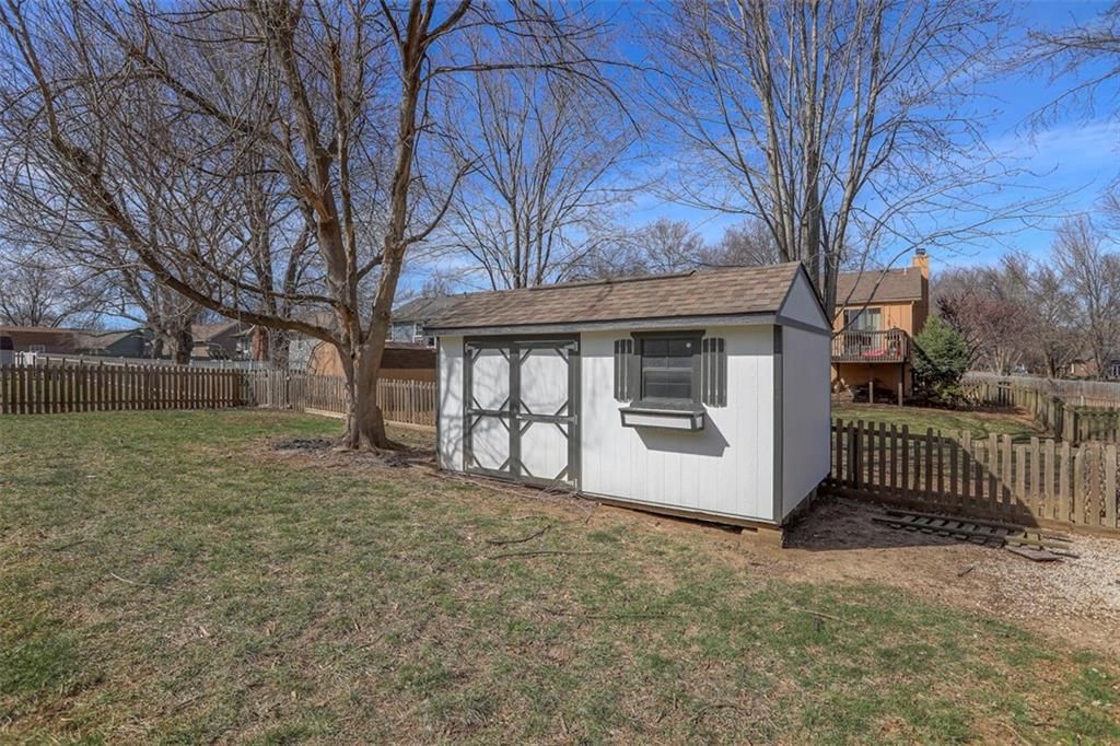 412 NE Crescent Street NE — photo 38