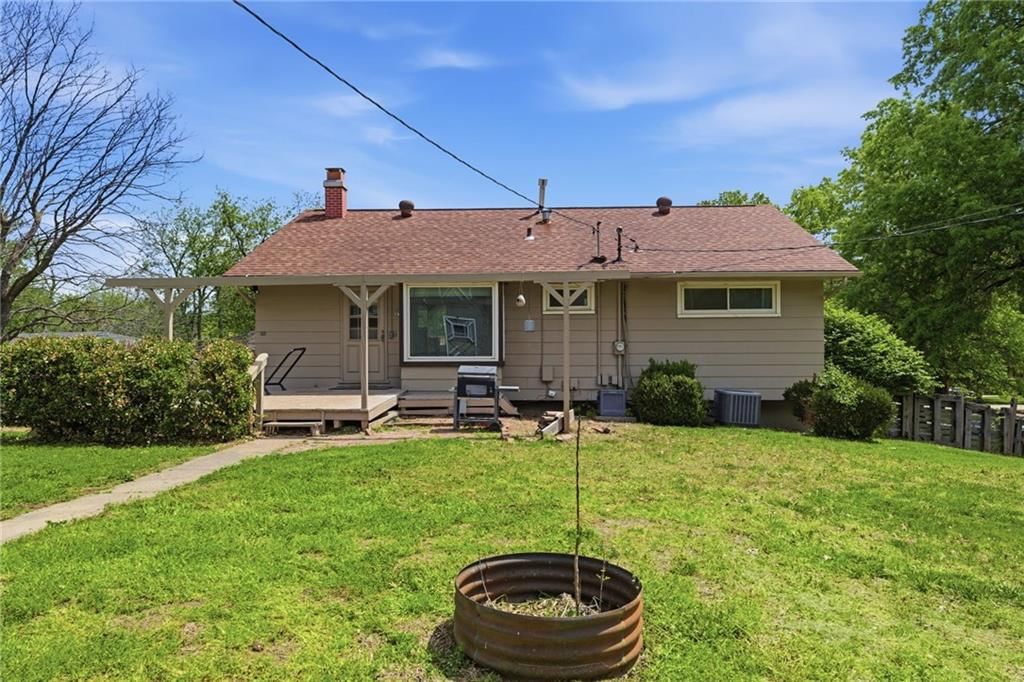 204 Topeka Avenue — photo 29