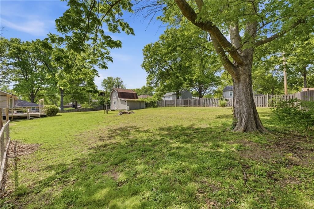 204 Topeka Avenue — photo 33